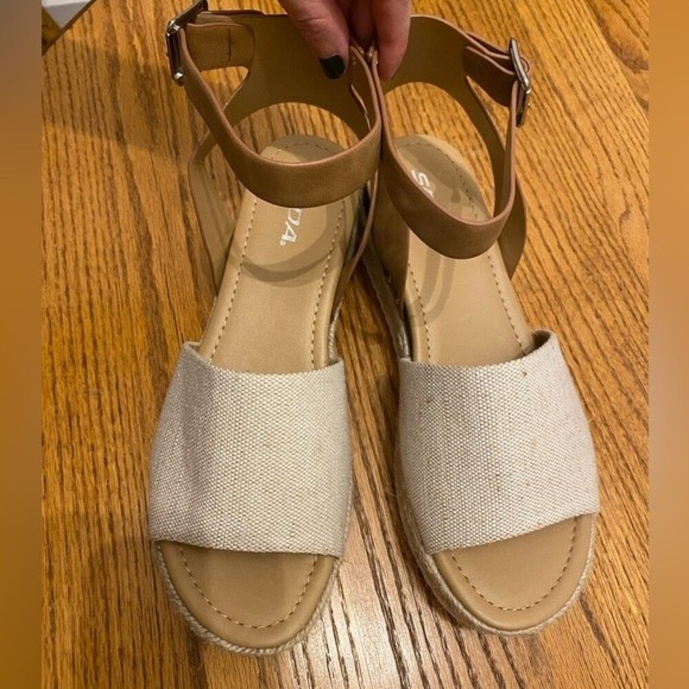 NWOT Soda Canvas Strappy Platform Wedge Sandals